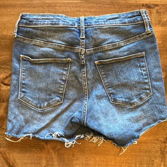 Universal Thread Cut-off Jean Shorts - Picture 2 of 4